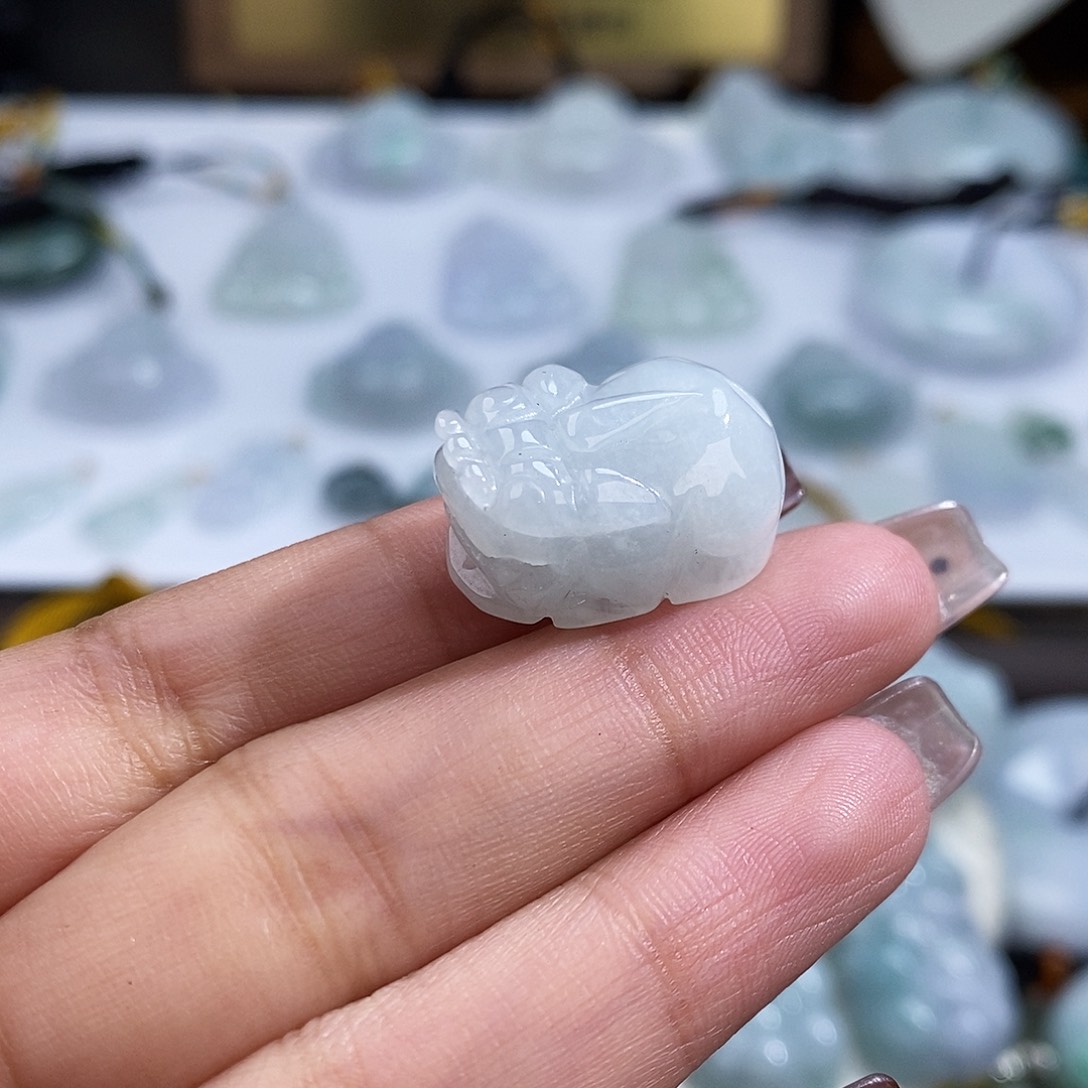 翡翠未镶嵌颈饰3511