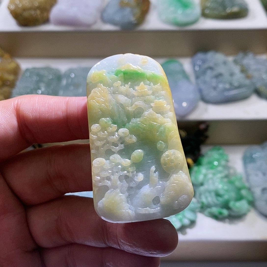 【闪购商品】翡翠颈饰未镶嵌山水