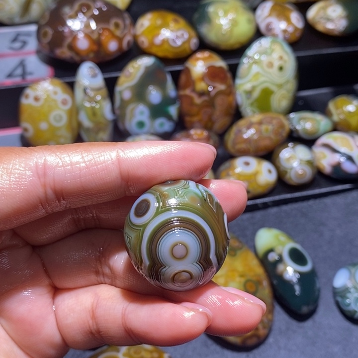 熙***沂玛瑙/玉髓未镶嵌珠宝奇石