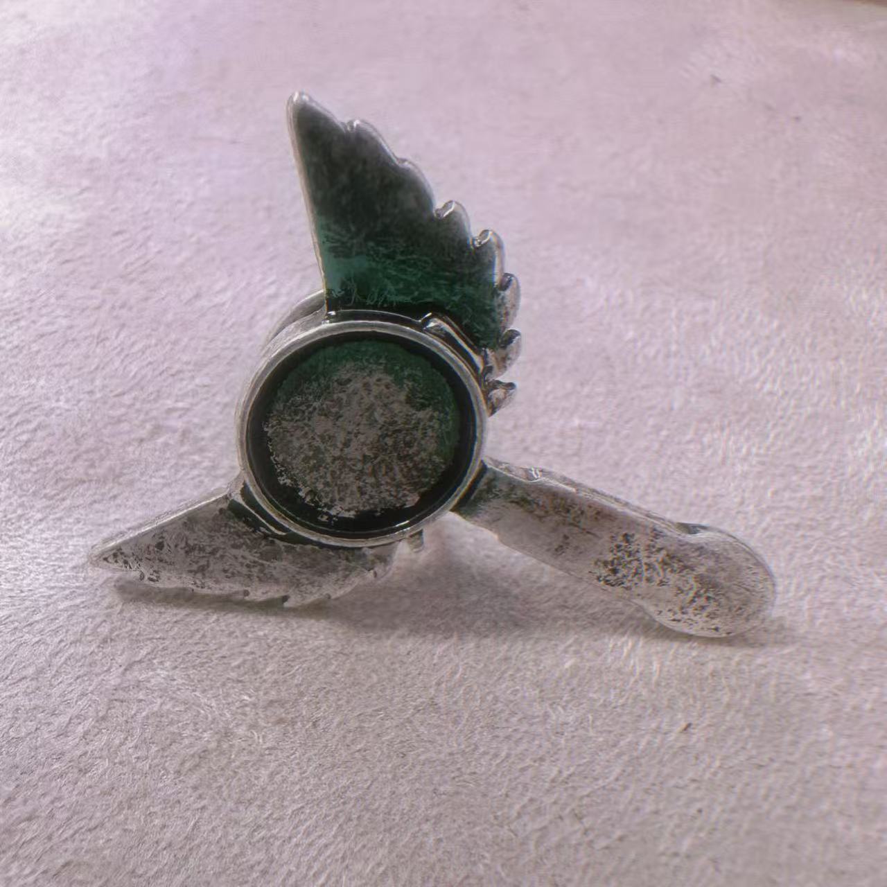 铜合金胸针 【咖啡周边小鼻嘎】复古做旧带翅膀的咖啡压粉器胸针