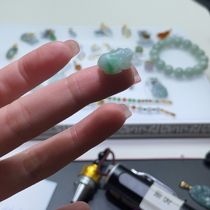 翡翠未镶嵌颈饰12121212125