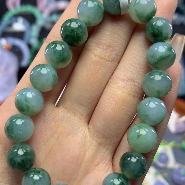 翡翠手链未镶嵌翡翠