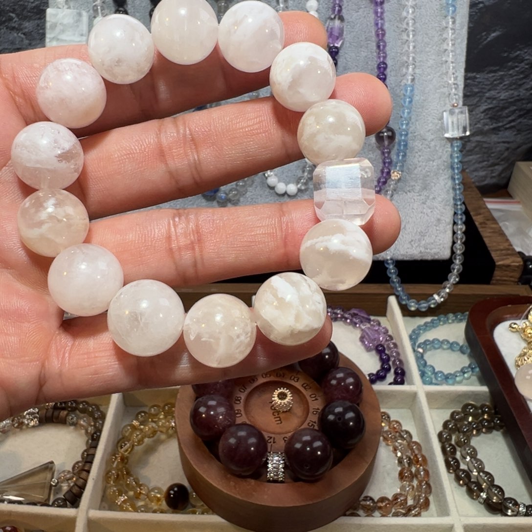 未镶嵌水晶珠宝半成品