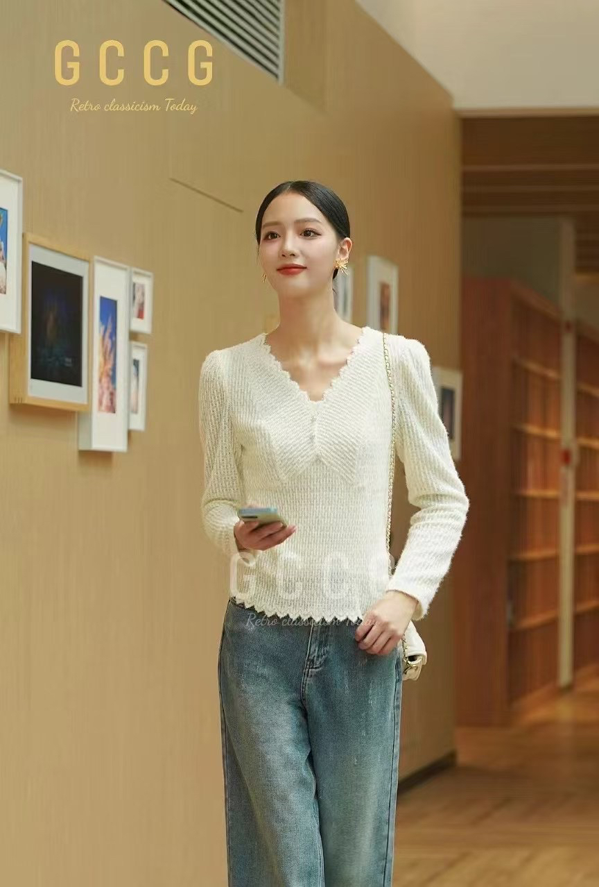 轻奢知N恩秋冬珍珠白蕾丝百搭修身长袖上衣 2953