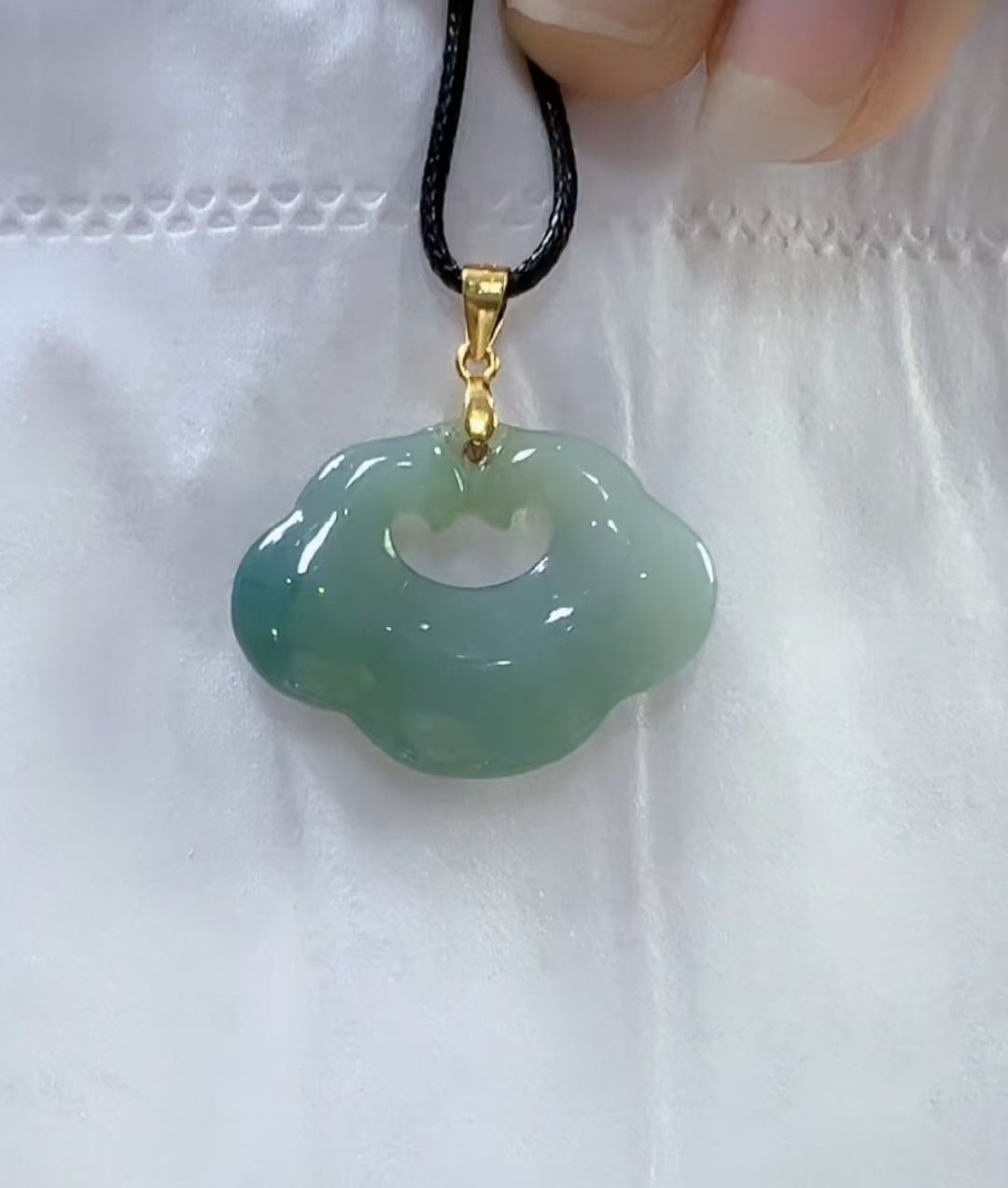 天然翡翠A货如意锁（多样性发货发一件）高 22-23宽27-28厚5-7