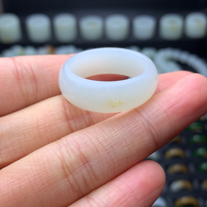 和田玉和田玉未镶嵌凉*?