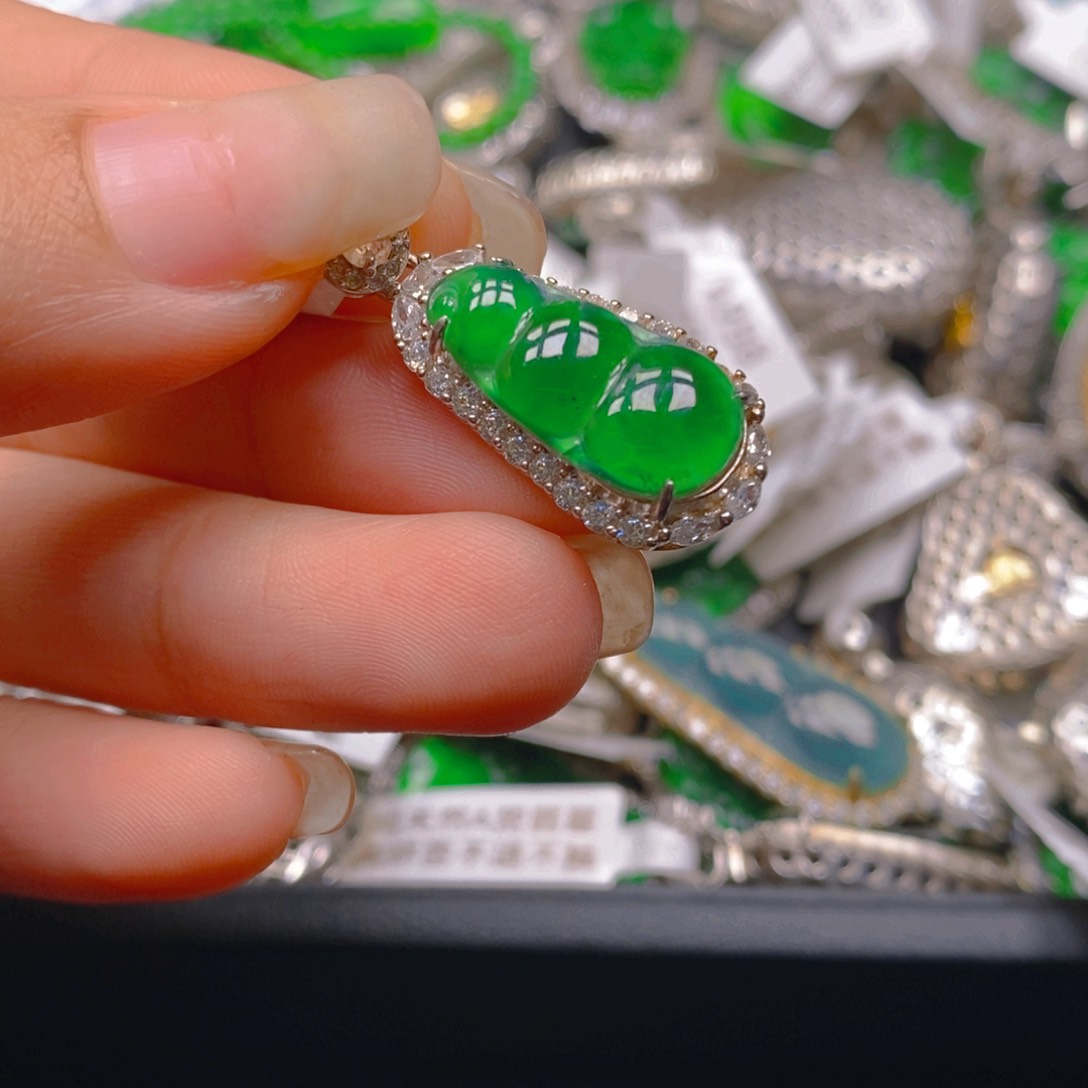 翡翠颈饰银S925镶嵌888888888