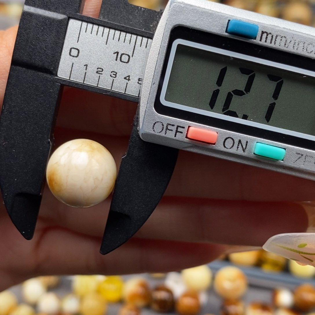 蜜蜡珠宝奇石未镶嵌