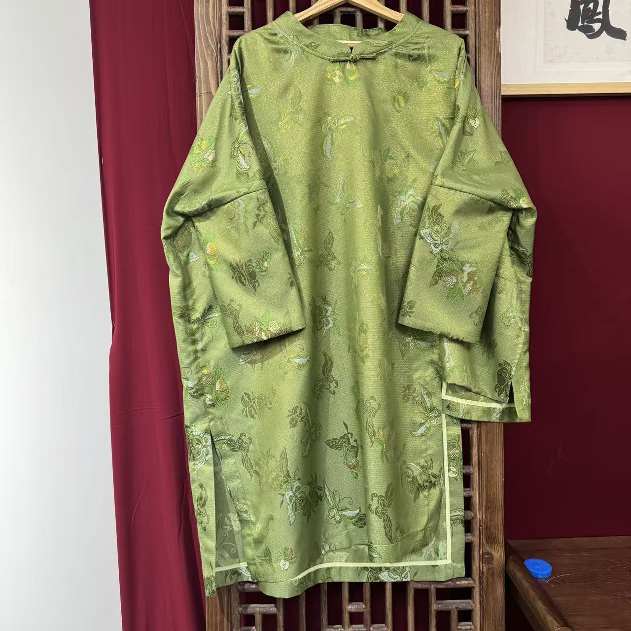 （SP5231）凤徕兮私人定制绿底蝴蝶暗纹不规则套头袍子