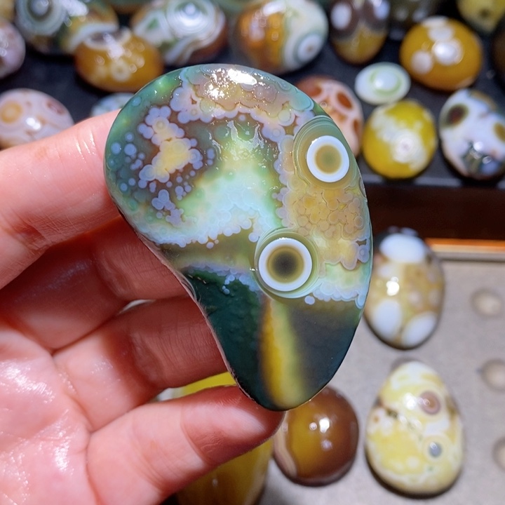 未镶嵌玛瑙/玉髓珠宝半成品84