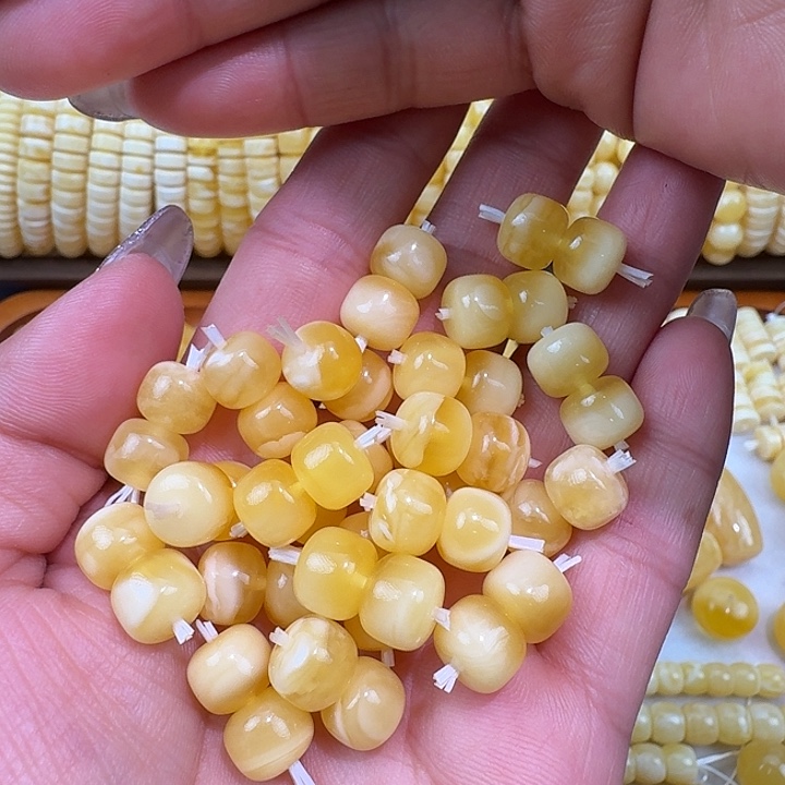 琥珀未镶嵌裸石9.4m   随机发一对