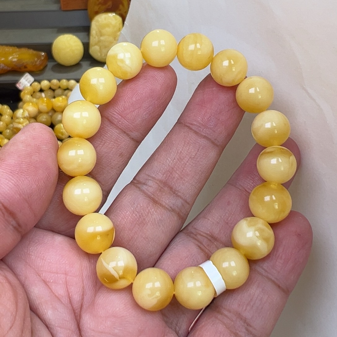 蜜蜡未镶嵌裸石11加14.3克