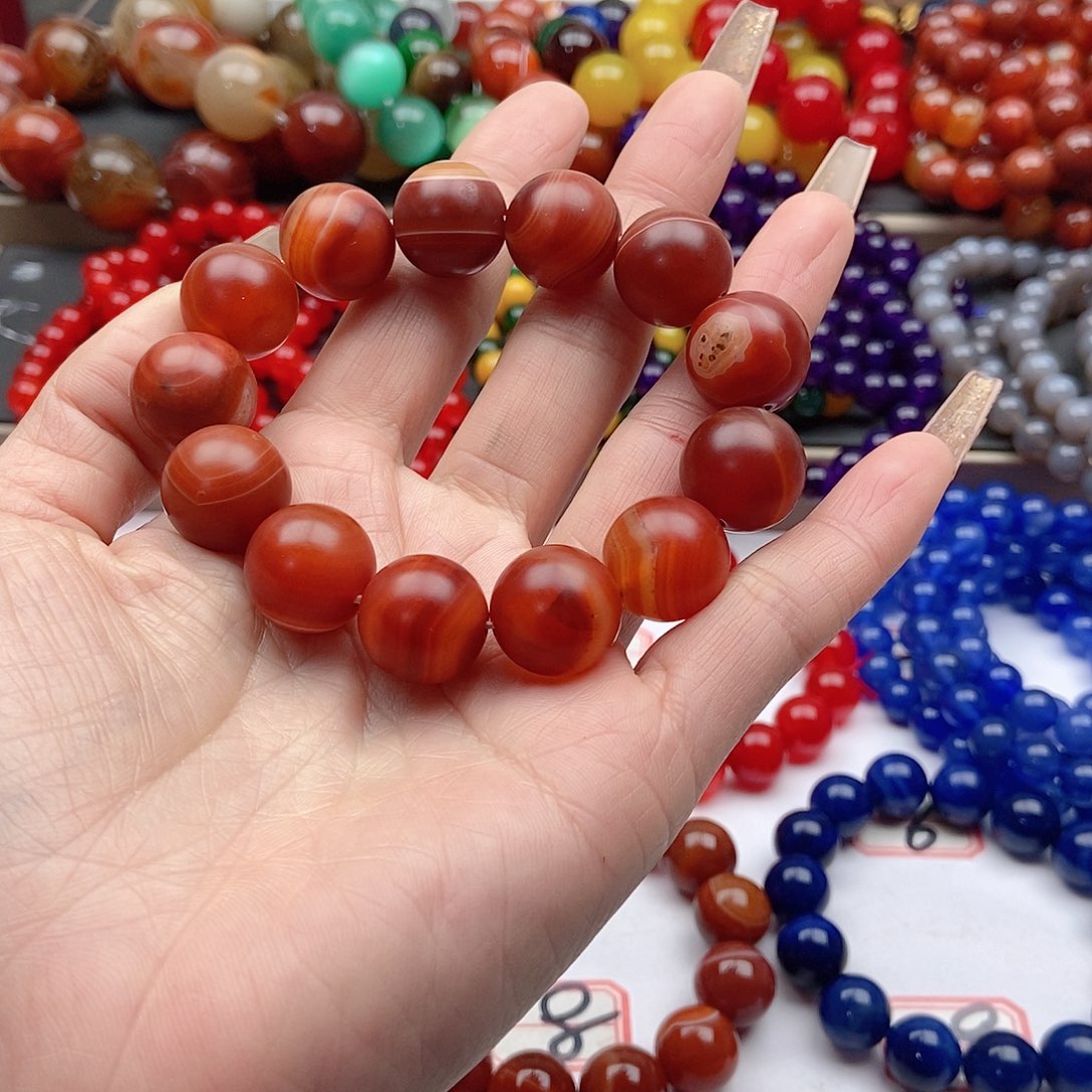 【闪购商品】玛瑙/玉髓手链未镶嵌小**?