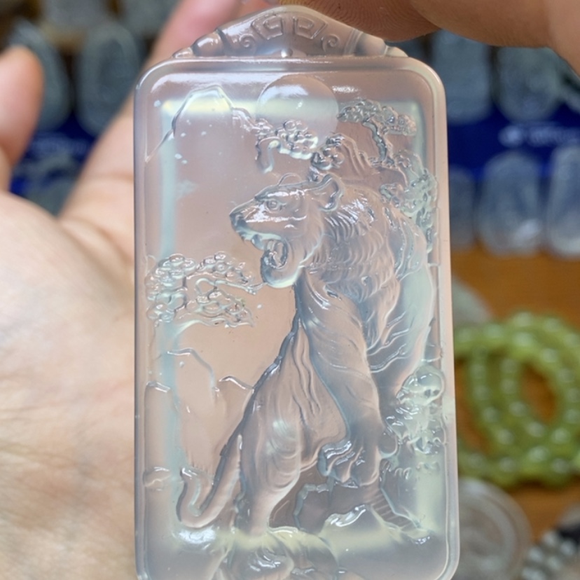 【闪购商品】蛇纹石玉颈饰未镶嵌