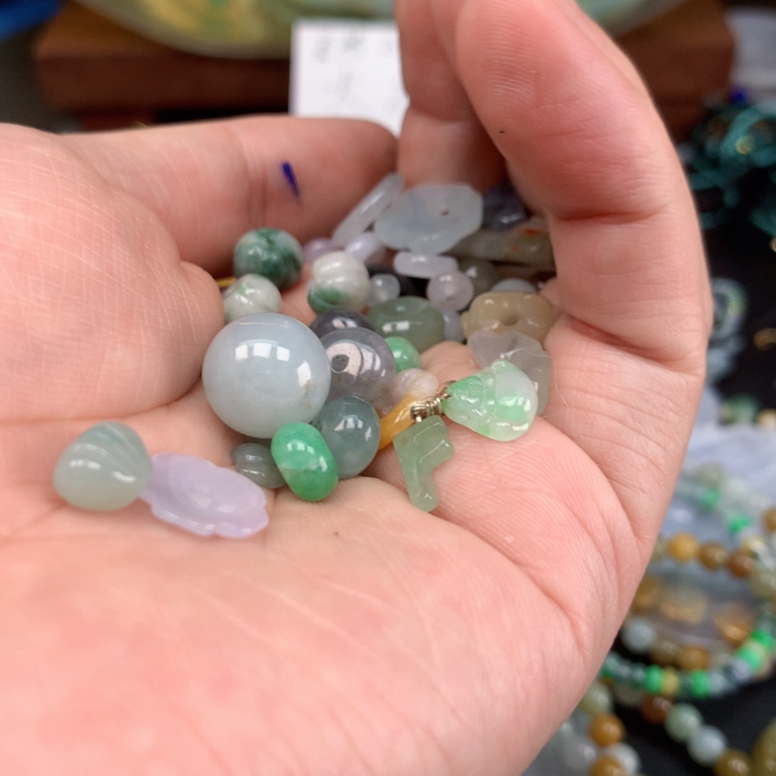 翡翠未镶嵌颈饰16