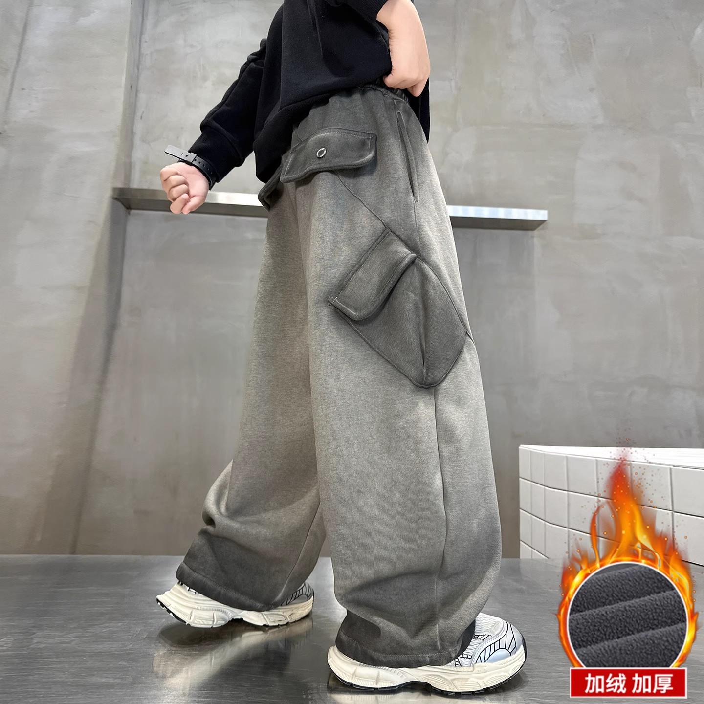 男童秋冬款裤子加绒加厚2025新款中大童冬季一体绒儿童渐变工装裤