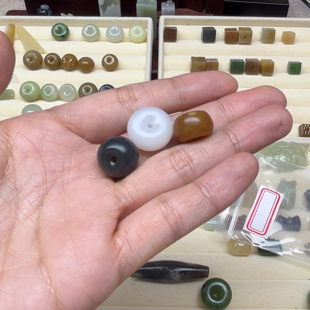 麟***生和田玉未镶嵌珠宝半成品