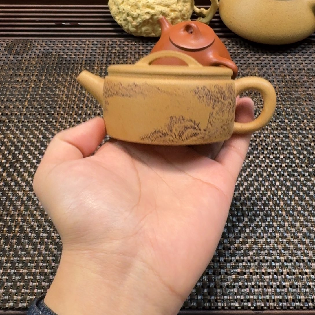 茶壶紫砂黄金段汉瓦刻绘150CC
