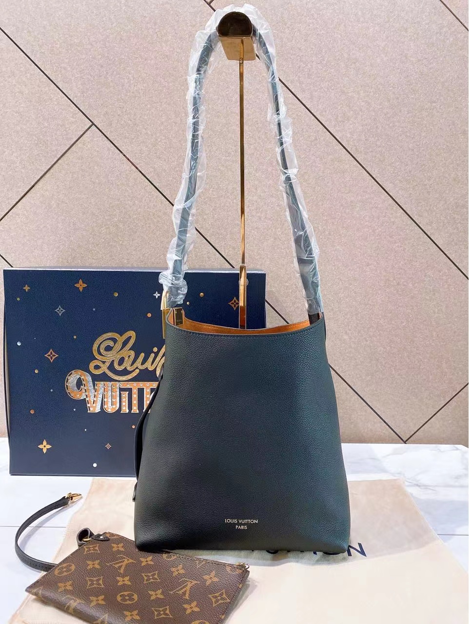 95新 LV 帝爵鹏哥直播专享/LV/黑色全皮水桶单件包