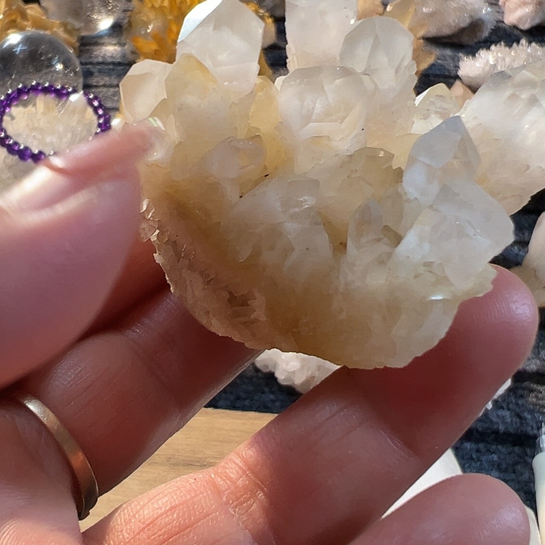 未镶嵌水晶珠宝半成品