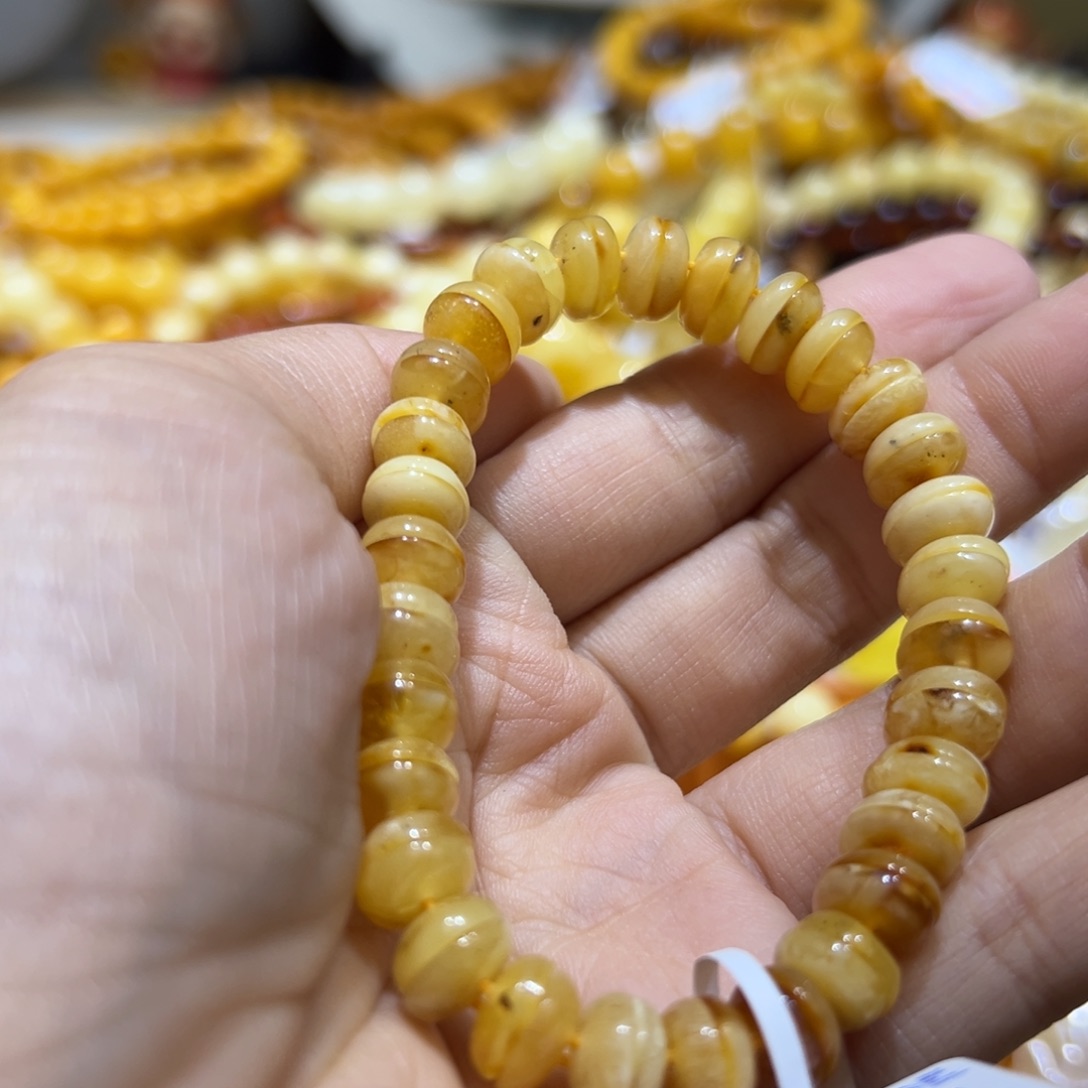 琥珀珠宝奇石未镶嵌