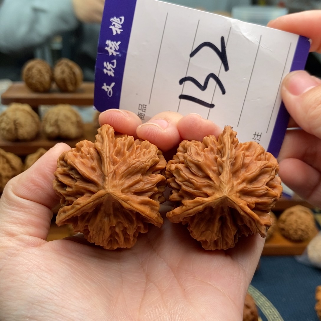 文玩核桃吊坠45三棱