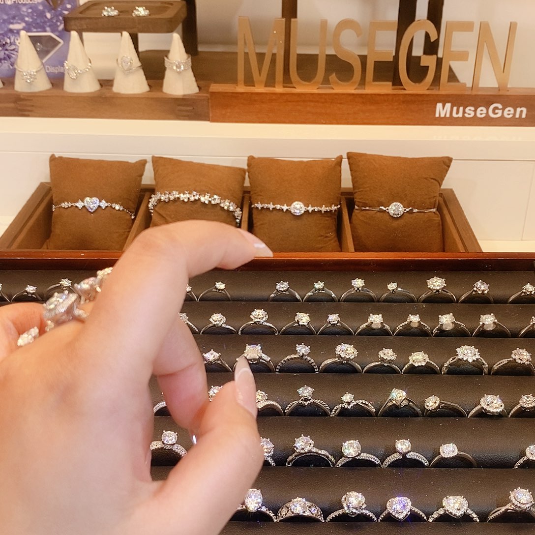 925银合成碳硅石三石椭圆2ct