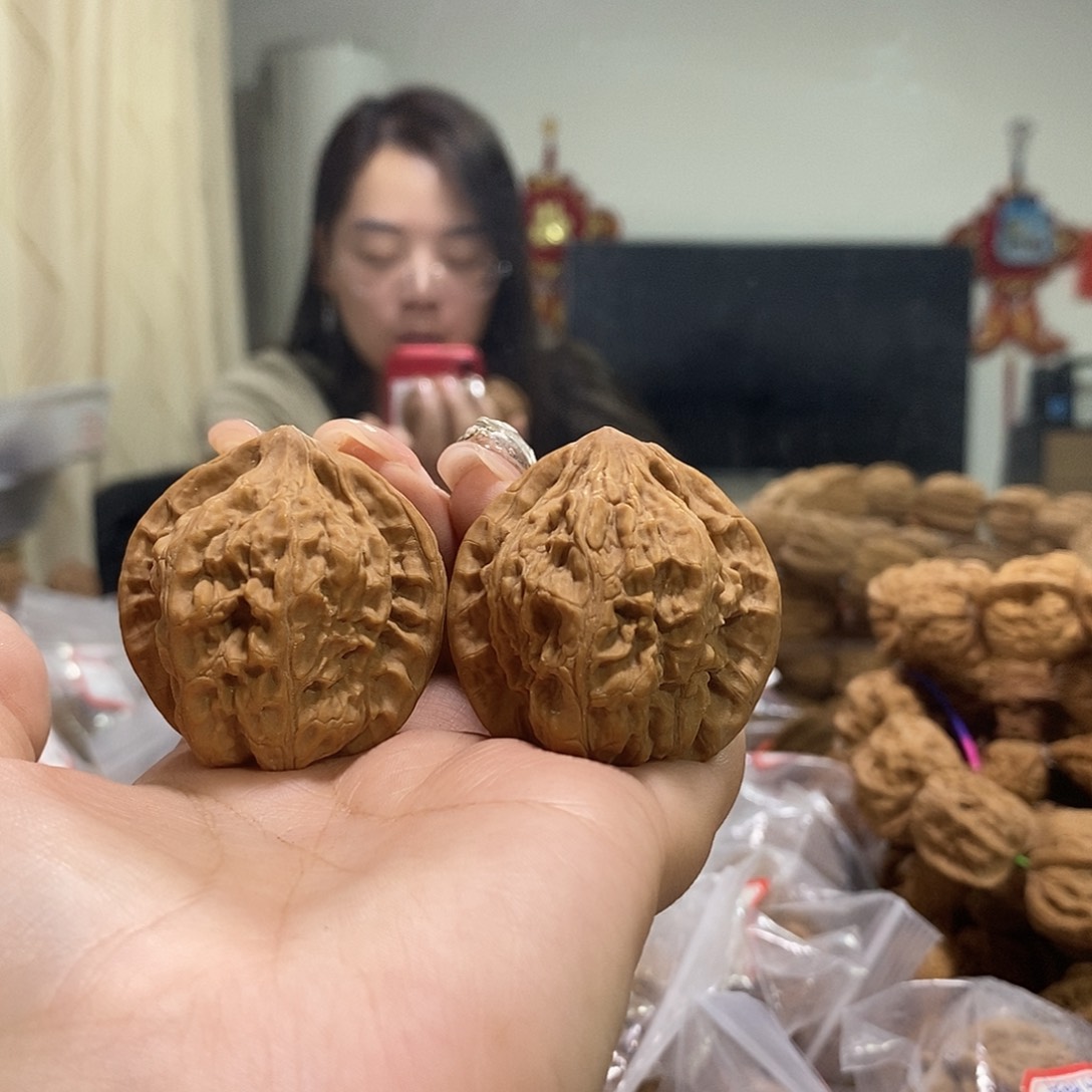 把件文玩核桃41血蟾尖有伤