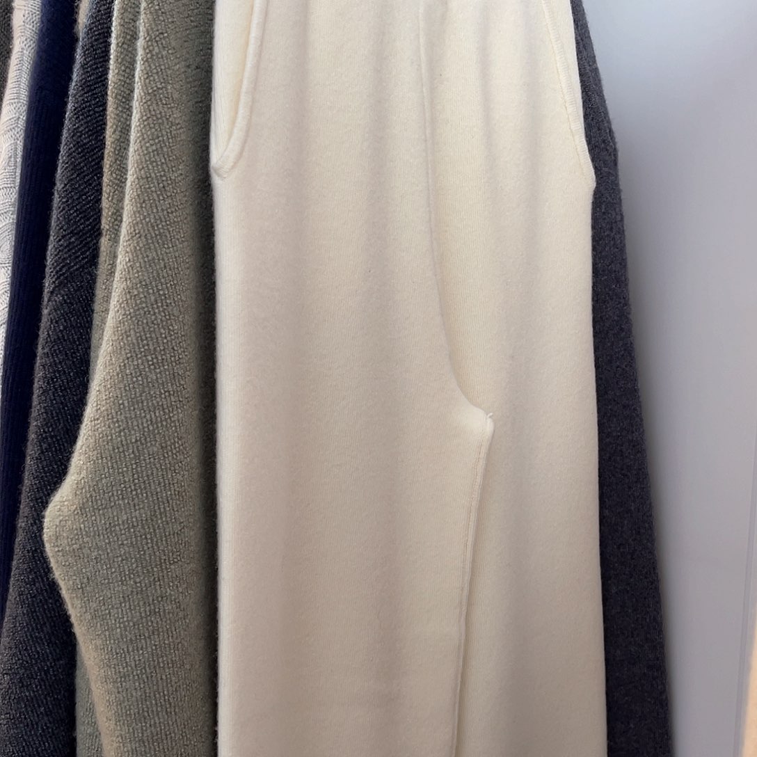 闪***y经典百搭羊绒阔腿裤