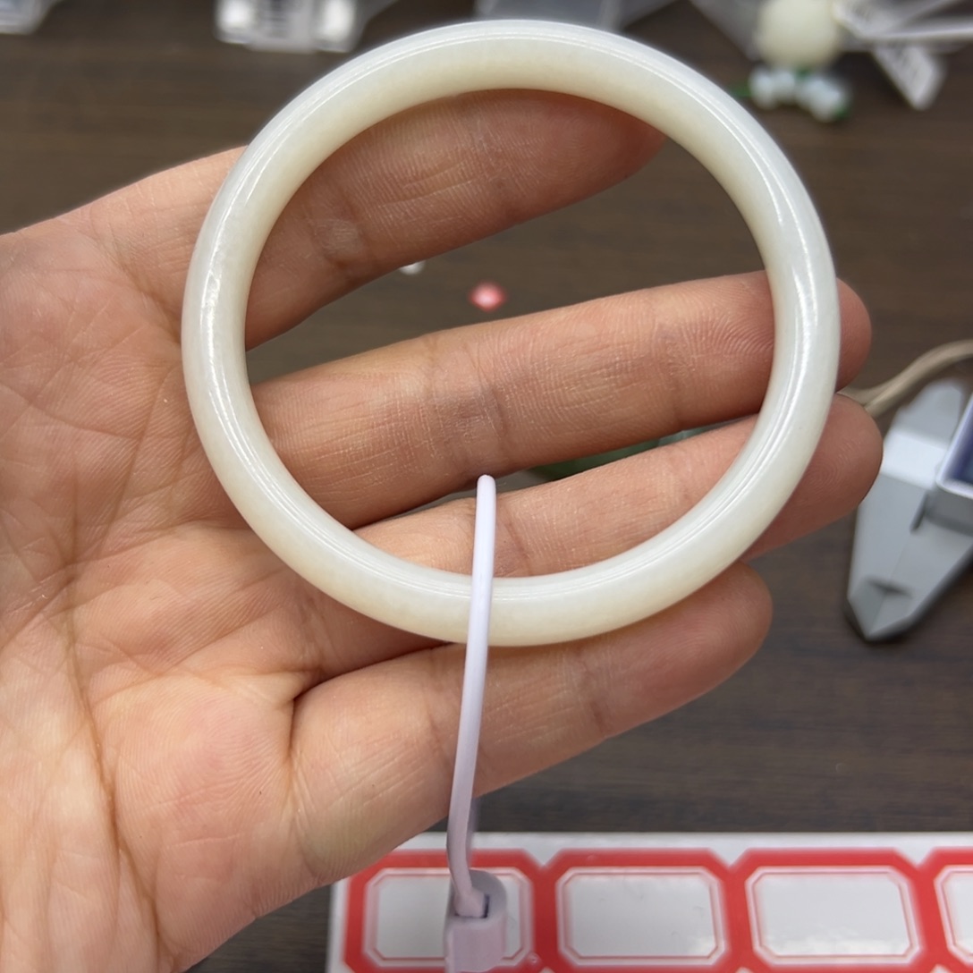 和田玉未镶嵌手镯56.3圈围108