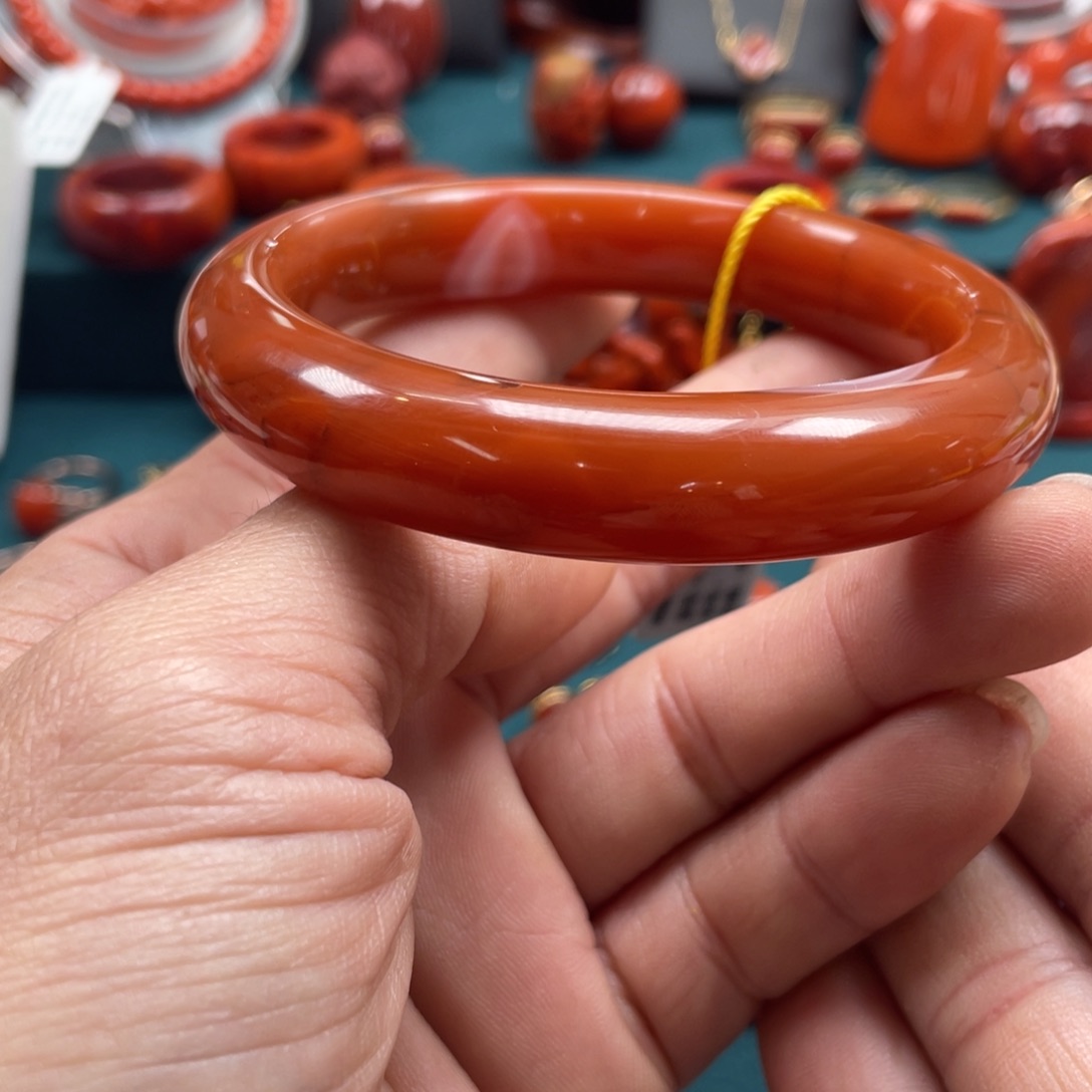 南红玛瑙川料南红手镯58mm未镶嵌