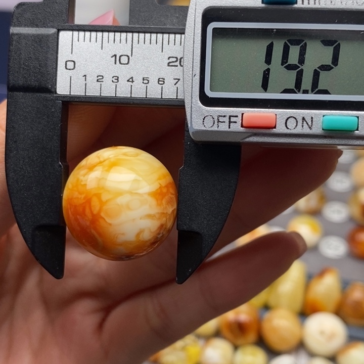 未镶嵌蜜蜡珠宝奇石