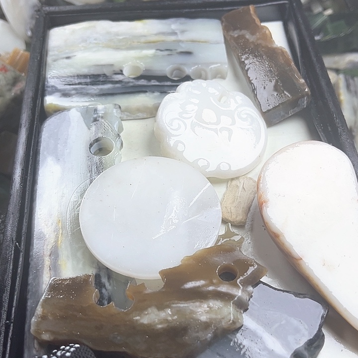 和田玉（糖玉）和田玉边角料9K金镶嵌快**忧