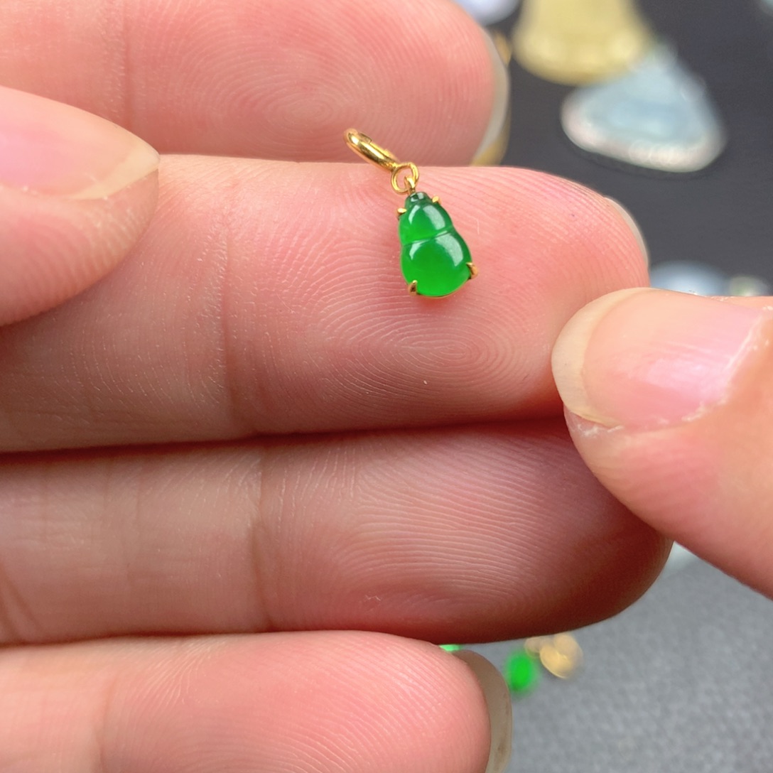【闪购商品】颈饰18K金镶嵌翡翠翡翠