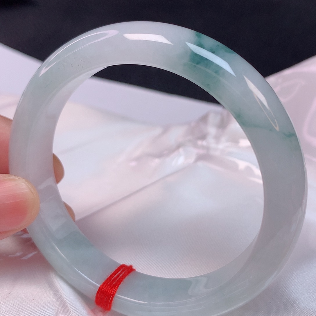 翡翠手镯未镶嵌56+ 翡翠手镯