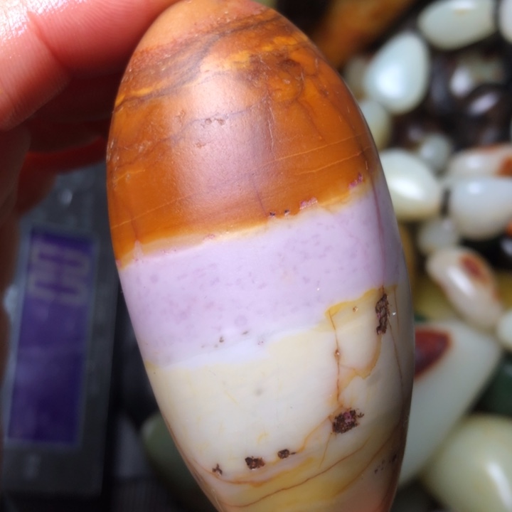 和田玉（翠青玉）未镶嵌珠宝奇石