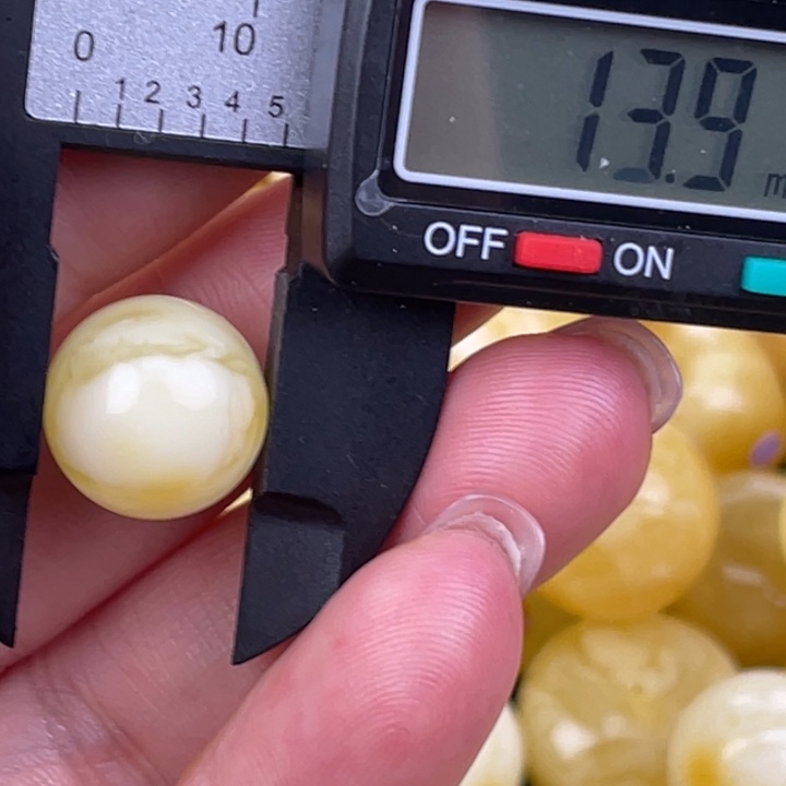 蜜蜡未镶嵌裸石209