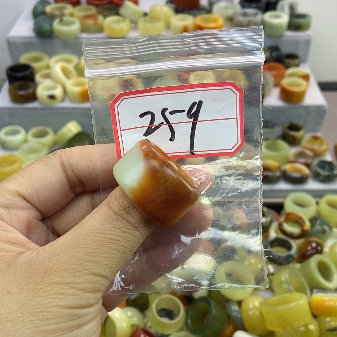 最***康蛇纹石玉未镶嵌戒指