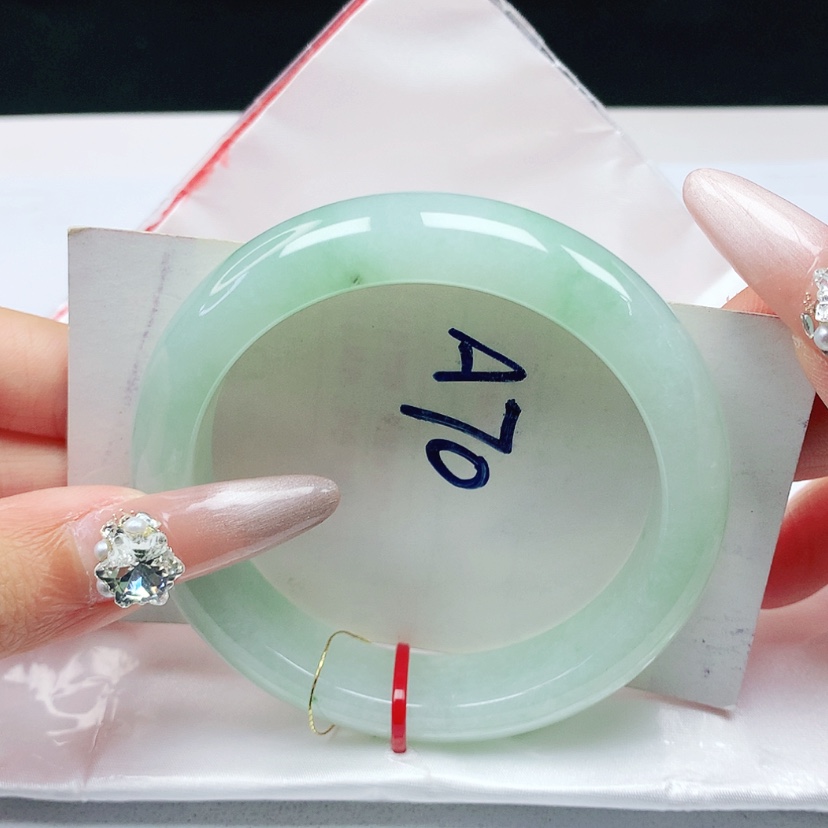 【闪购商品】翡翠手镯未镶嵌55.5圈