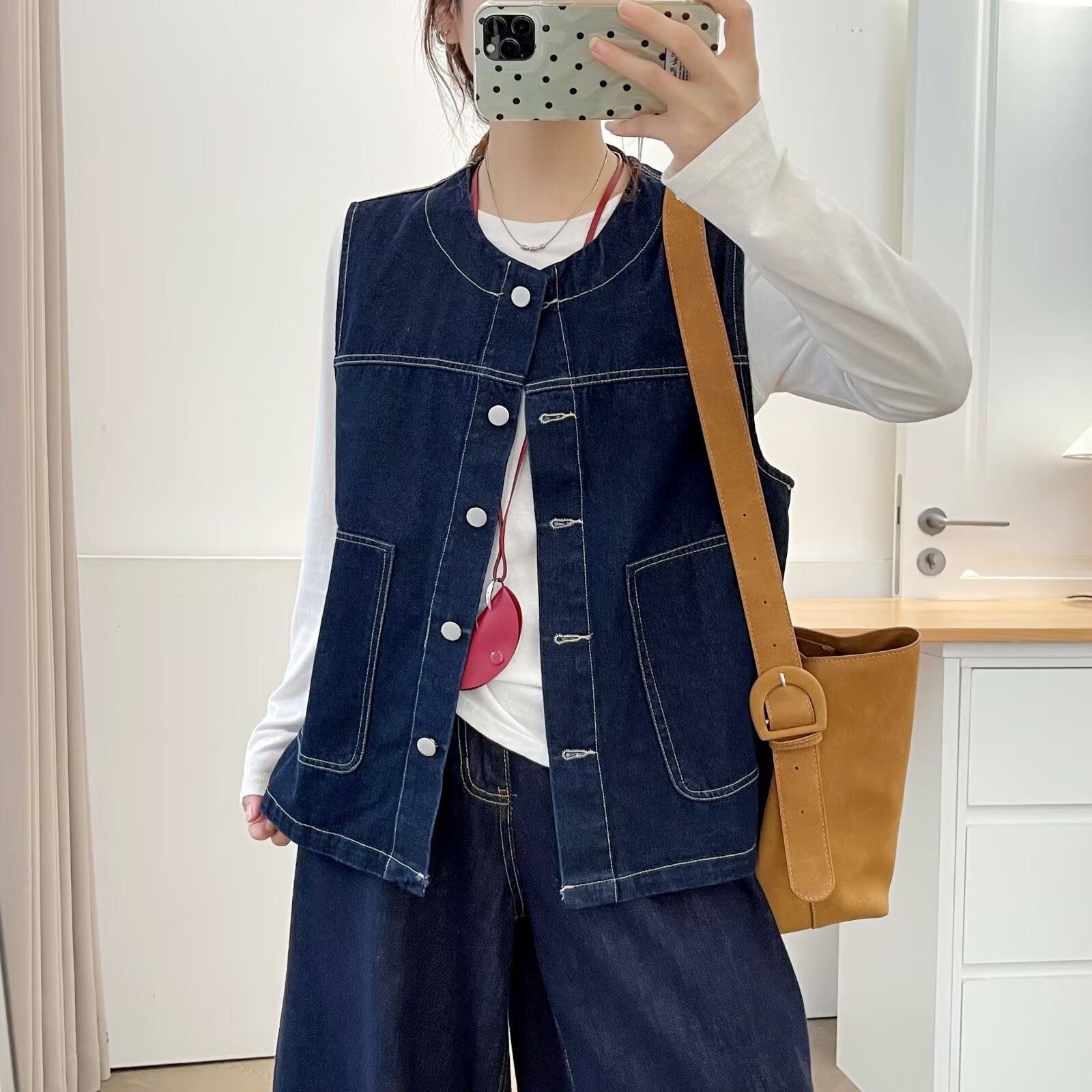 大码百搭显瘦工装牛仔马夹女秋季新款时尚藏肉加宽加大大码女装