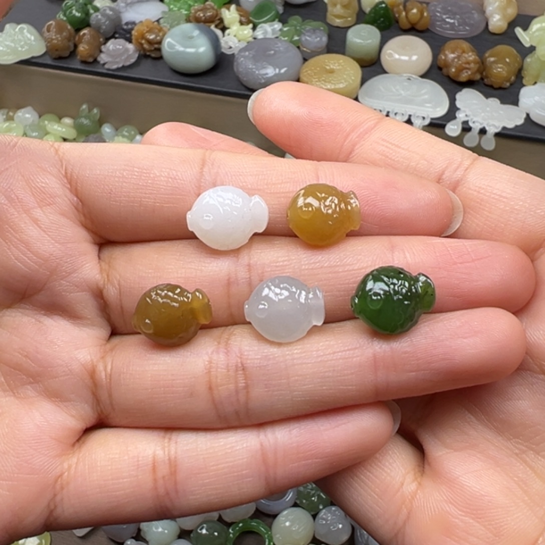 和田玉未镶嵌颈饰98一个多样性发其一