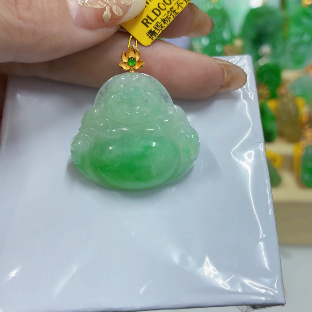 翡翠18K金镶嵌颈饰