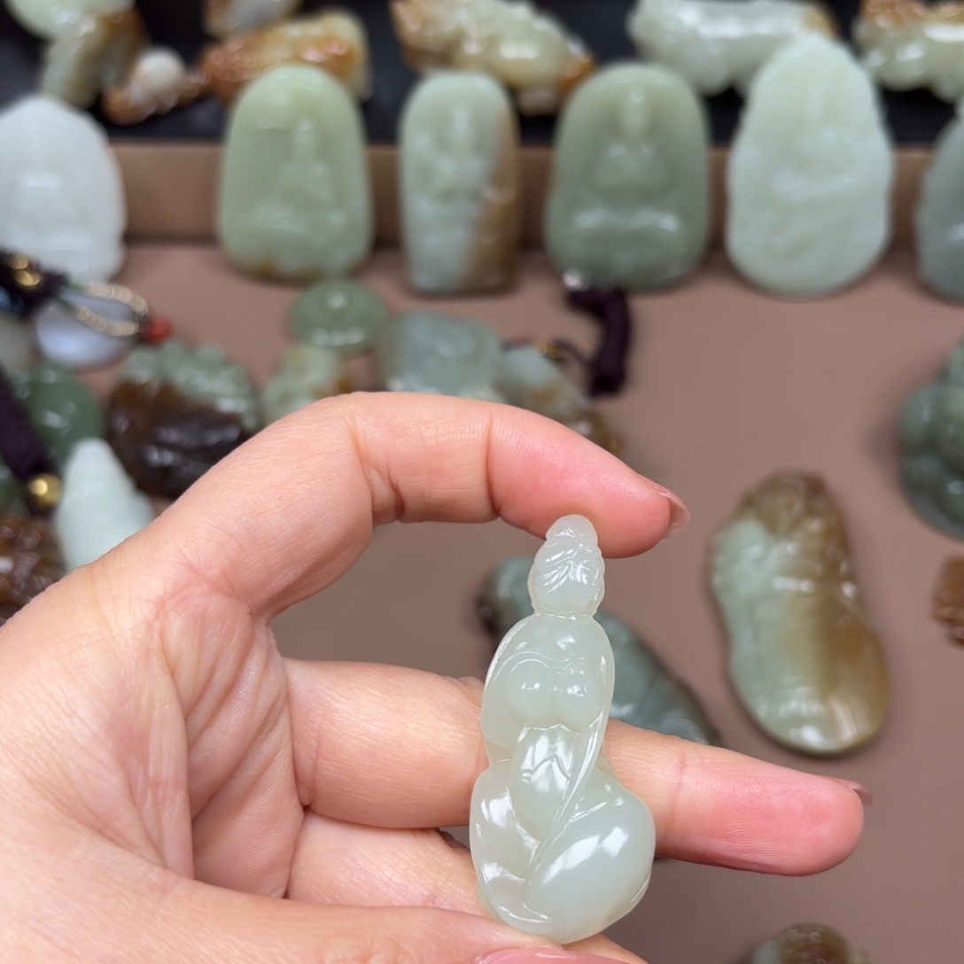 和田玉颈饰未镶嵌