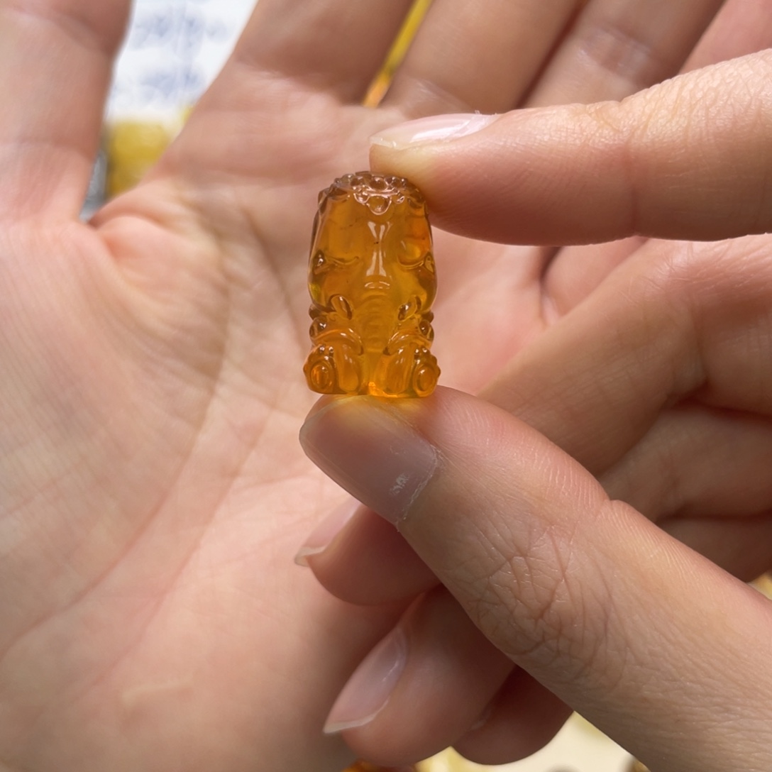 琥珀未镶嵌裸石棕珀象