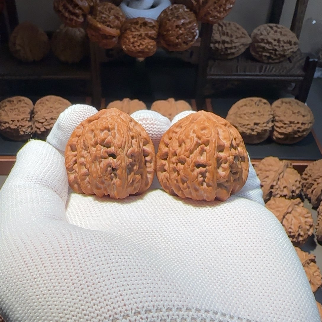 文玩核桃把件37尺全品三角白