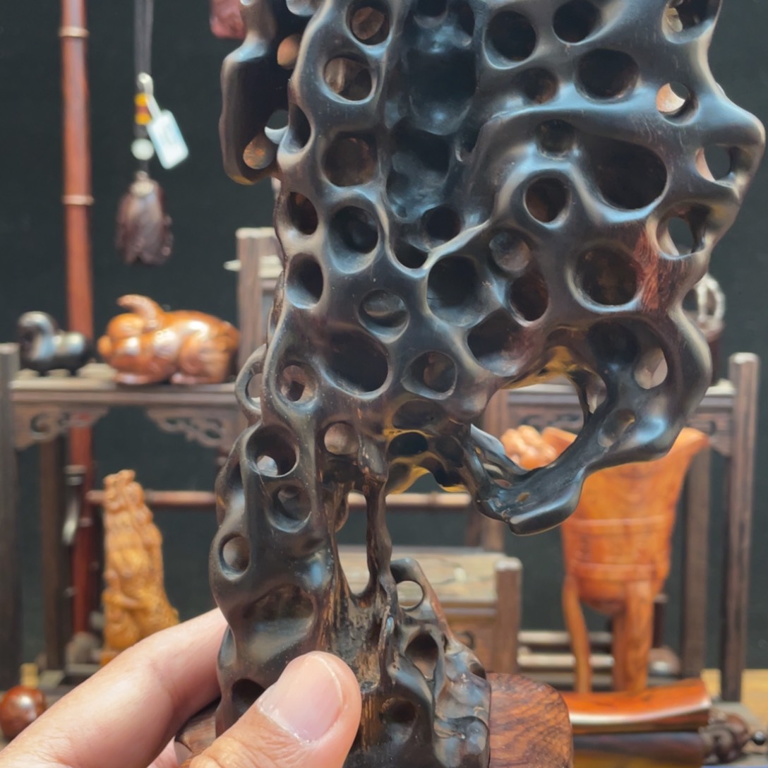 檀香紫檀（小叶紫檀）仿太湖石摆件