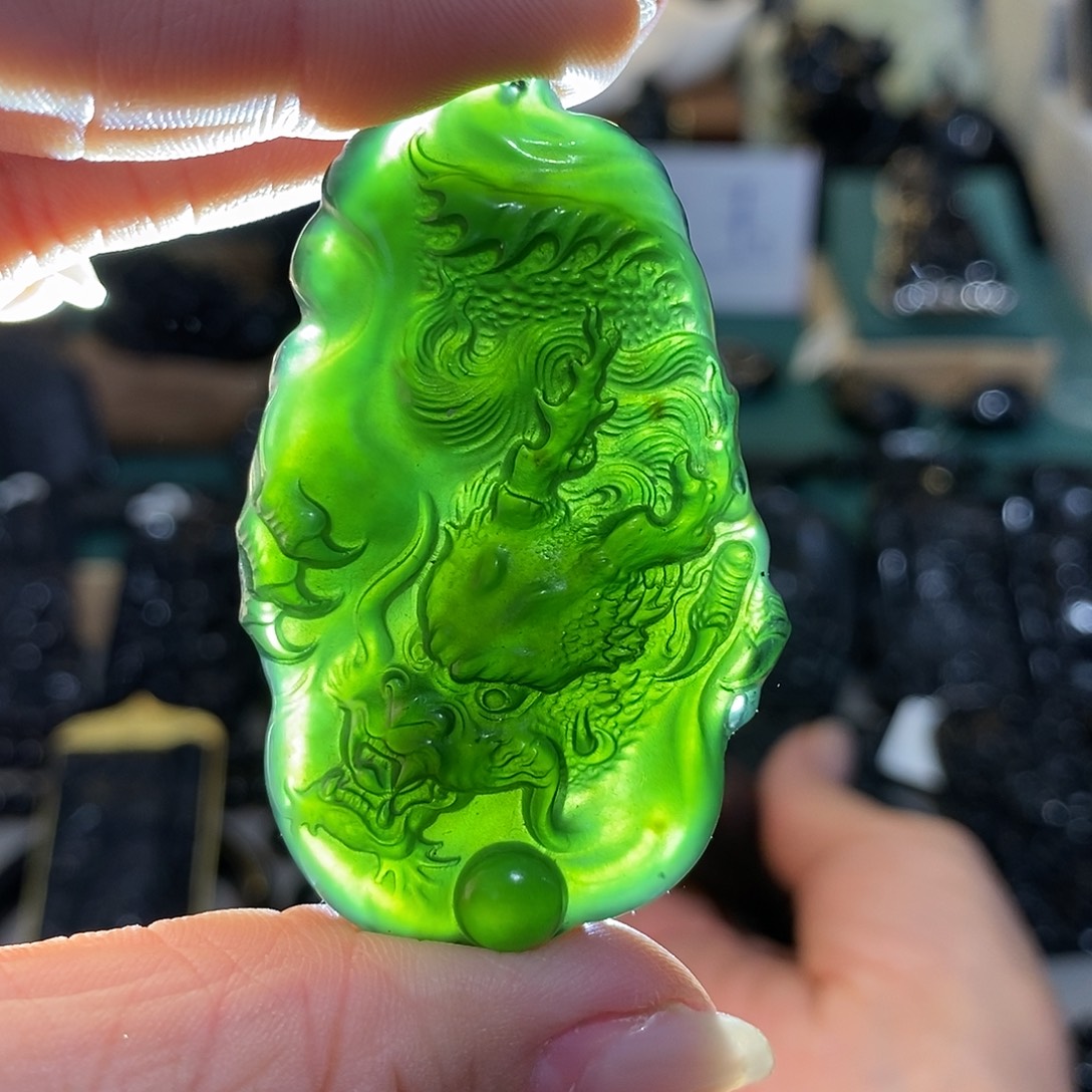 未镶嵌蛇纹石玉颈饰