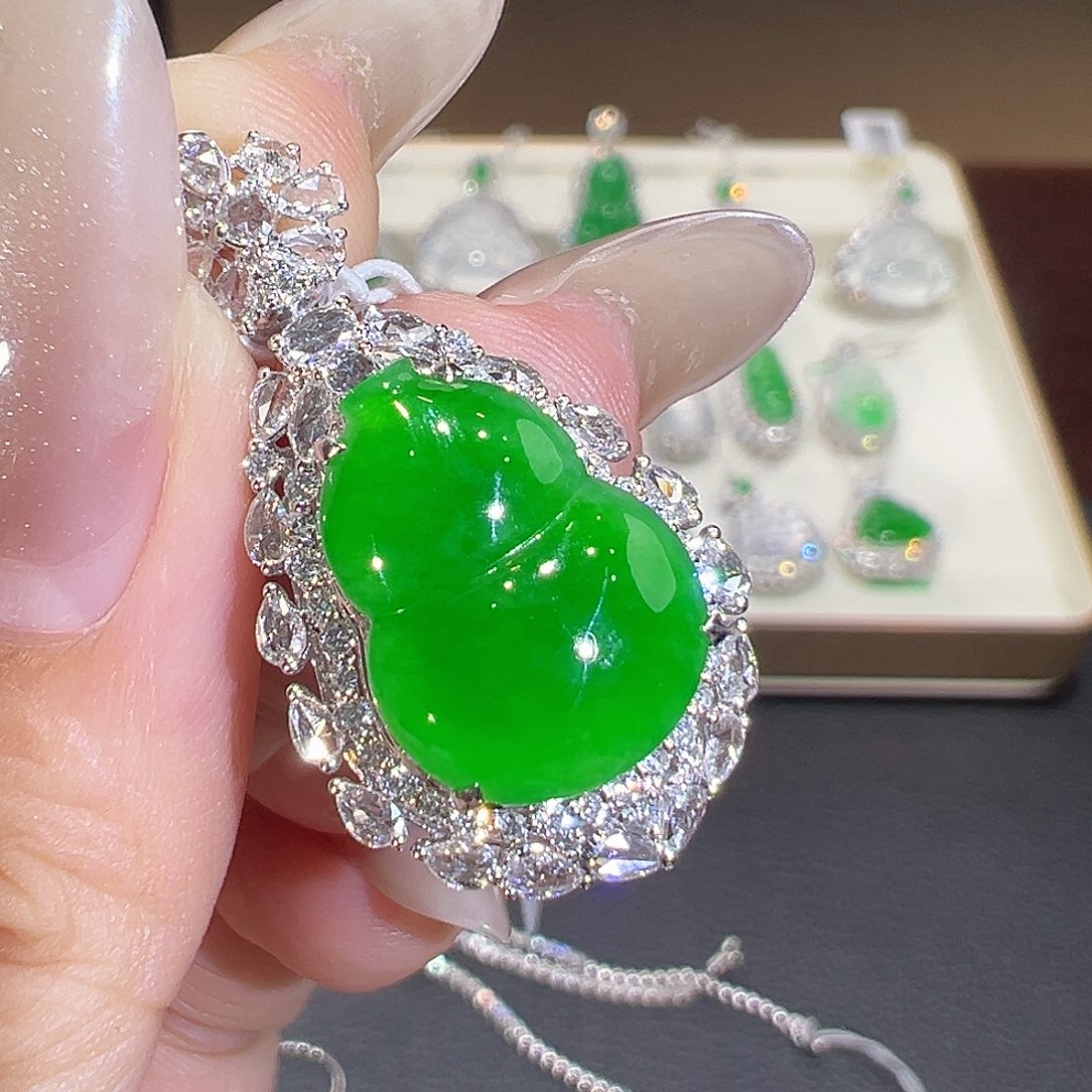 翡翠18K金镶嵌吊坠(不含链)翡翠