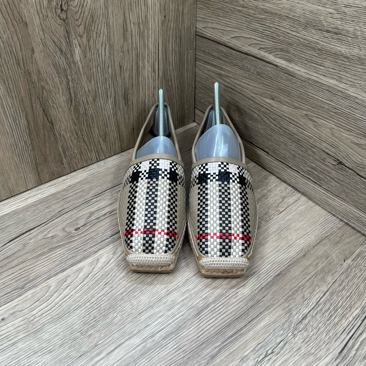 Burberry 巴宝莉 卡其色编织乐福渔夫鞋 38码/99新/无配件