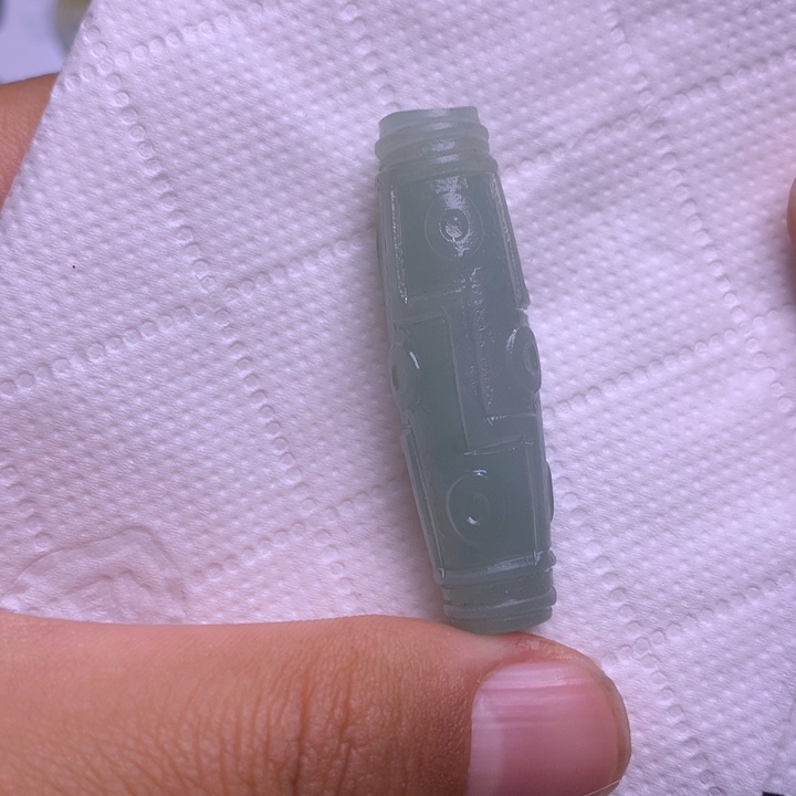 定制翡翠未镶嵌天珠